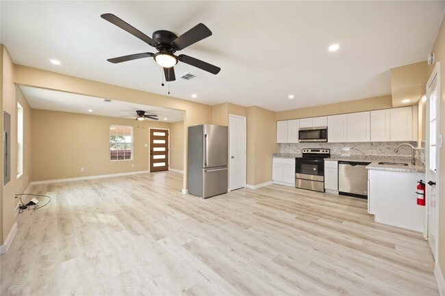 Building Photo - 3001 FM 360 Rd