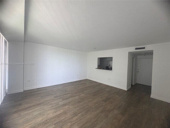 Building Photo - 7545 E Treasure Dr