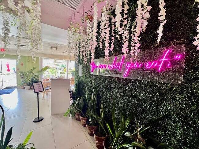 Building Photo - 5600 Collins Ave