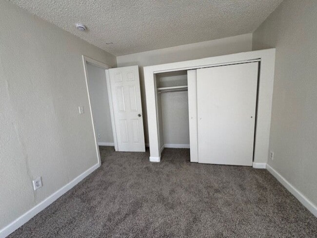 Building Photo - 4BR plus Bonus Room, 4 BA incls  Fully Furnished Casita, Garage, Colorado River!!