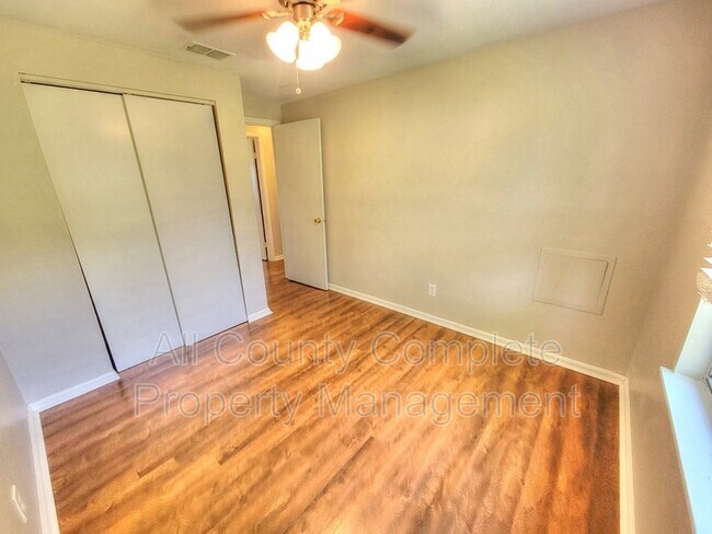 Building Photo - 10881 Key Coral Dr