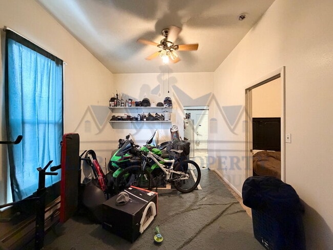 Building Photo - 705 S 2nd St