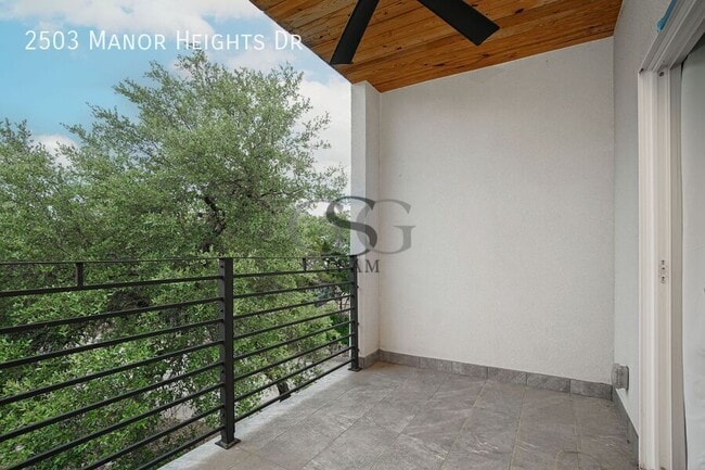 Building Photo - 2503 Mnr Hts Dr