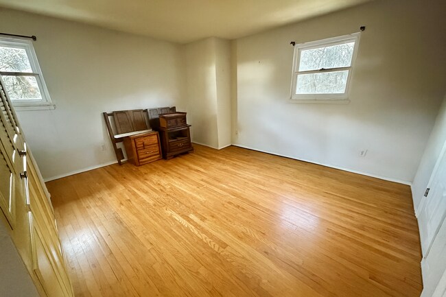 Building Photo - Beautiful Home on a Quiet Cul-De-Sac - PRICE DROPPED