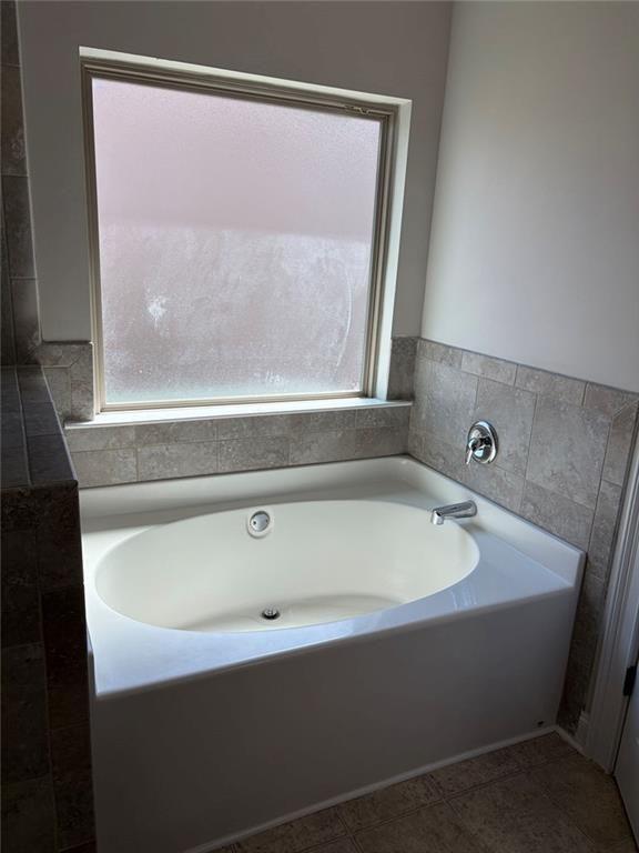 Building Photo - 410 Live Oak Pass