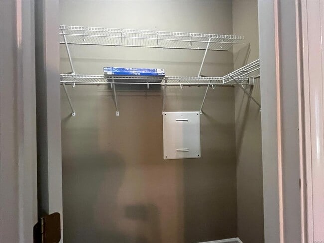 Building Photo - 1966 Chancellor Ridge Rd