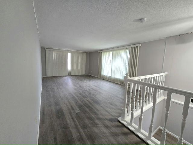 Building Photo - 406 Viking Terrace