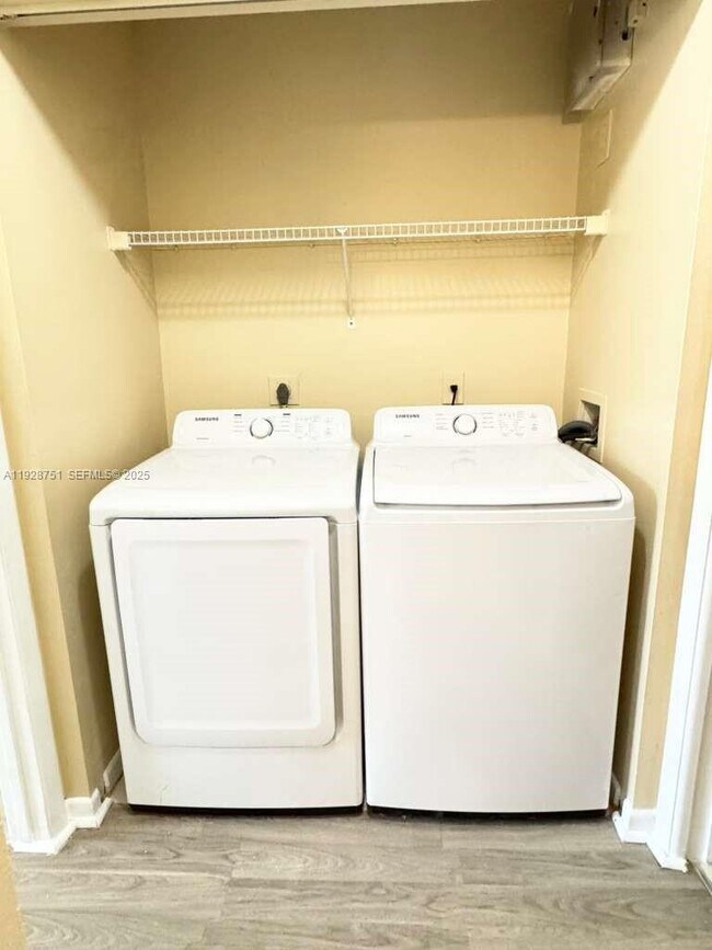 Building Photo - 1721 Village Blvd