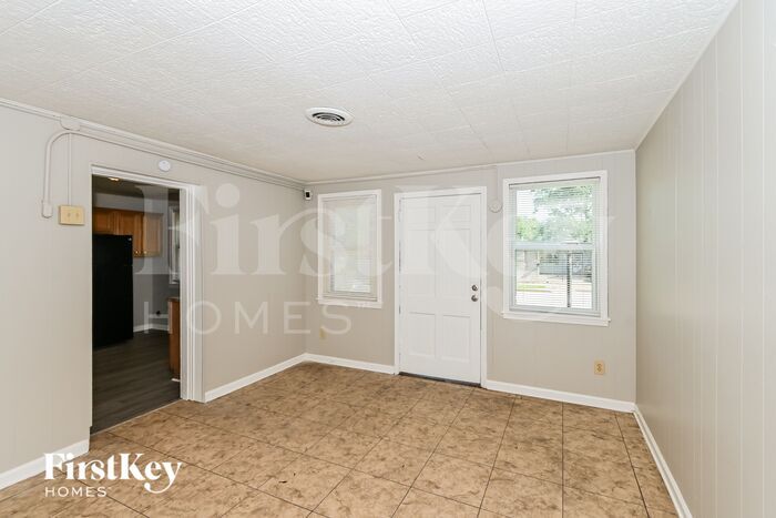 Building Photo - 1180 Bradbury Dr