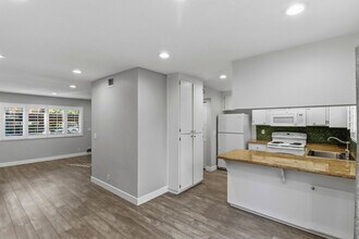 Building Photo - North Davis Condo-Available