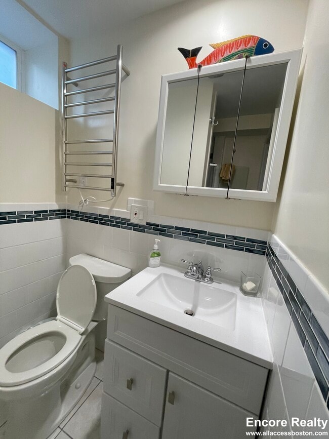 Building Photo - 56 Hobson St