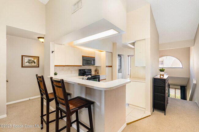 Building Photo - 1089 Country Club Dr