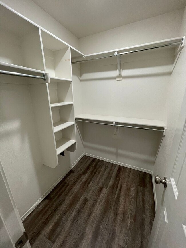 Building Photo - 2009#A Knoxville-