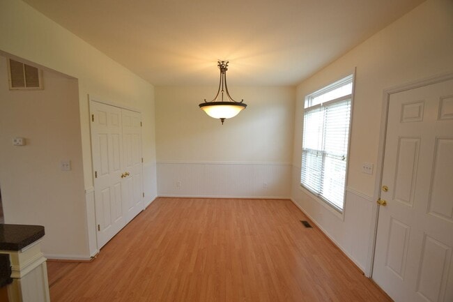 Building Photo - 119 Forest Ridge Rd