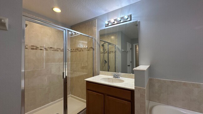 Building Photo - 418 Brentwood Club Cove