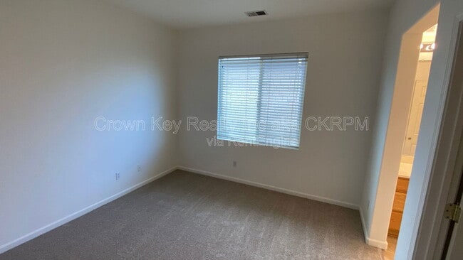 Building Photo - 2978 Jackson Ave