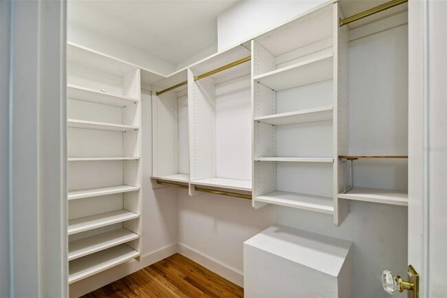 Building Photo - 2918 W Coachman Ave