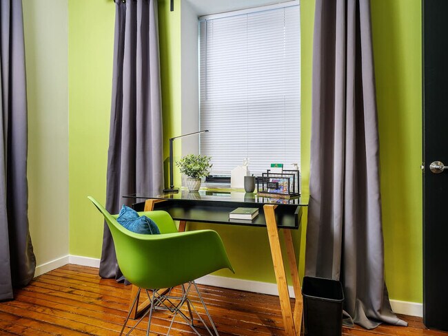 Building Photo - 219 Vine St