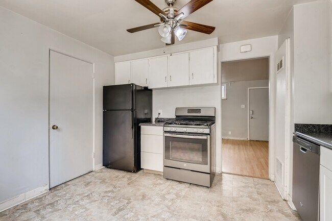 Building Photo - 2501 S Williams Street