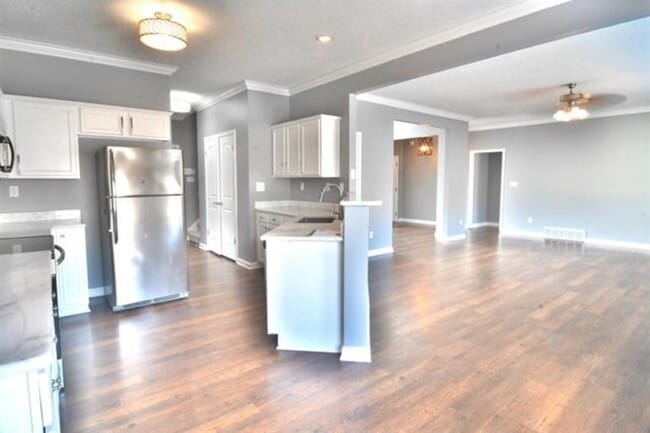 Building Photo - 3430 Roxee Run Cv