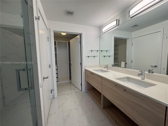 Building Photo - 16385 Biscayne Blvd