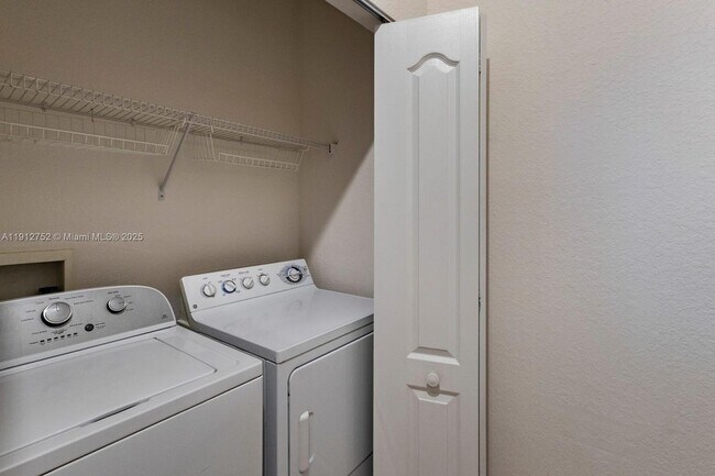 Building Photo - 6001 SW 70th St