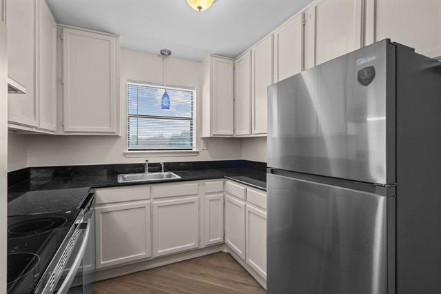 Building Photo - 320 E 4th St