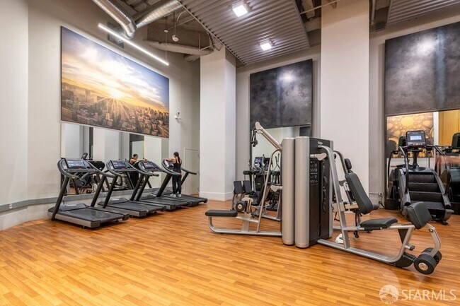 Building Photo - 333 Bush St