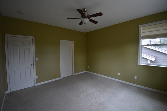 Building Photo - 10408 Merlin Way