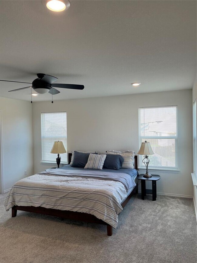 Building Photo - 1537 Sonny Dr