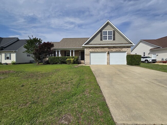 Building Photo - Grays Creek 4 Bedroom, 2 Bath with 2 Car G...