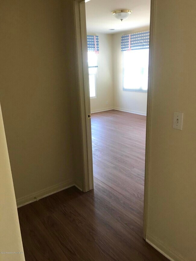 Building Photo - 77 S Sierra Madre Blvd