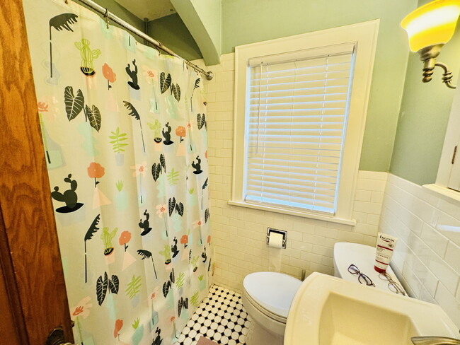 Building Photo - Charming 4-Bedroom Home with 3 Full Baths & Beautiful Hardwood Floors at 5125 Columbus Ave, Minne...