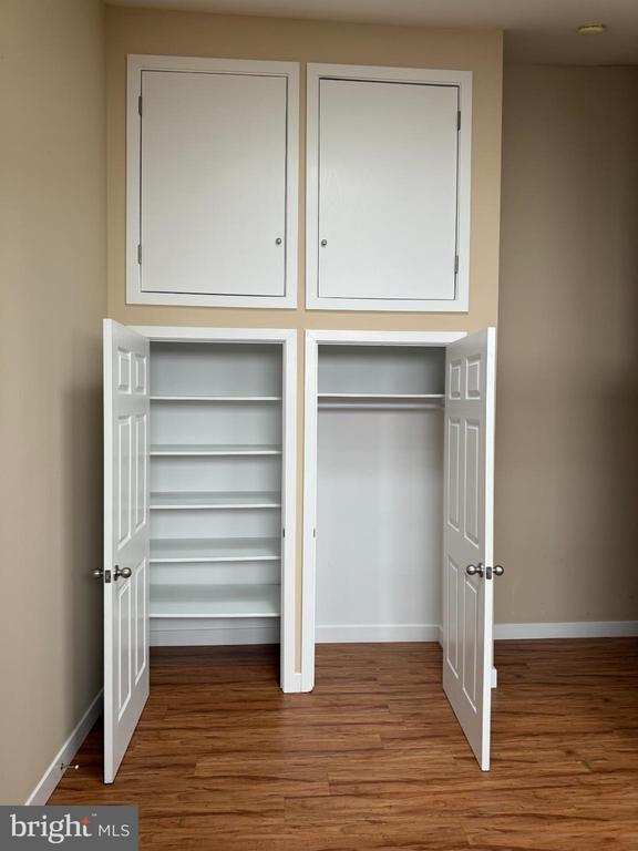 Building Photo - 550 N 52nd St