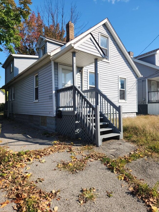 Building Photo - Charming 3-Bedroom Property in Prime Location