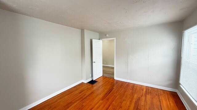 Building Photo - EAST SIDE UPDATED 3 BEDROOM 2 BATH HOME AVAILABLE NOW!