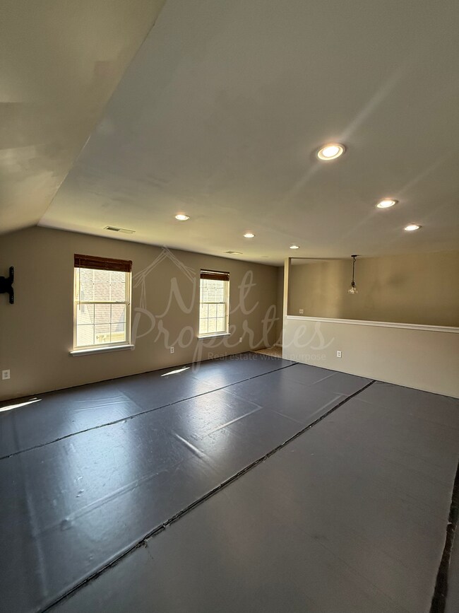 Building Photo - 208 Saints Creek Ln