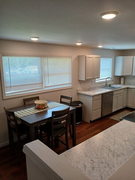 Building Photo - 6365 Wager Dr