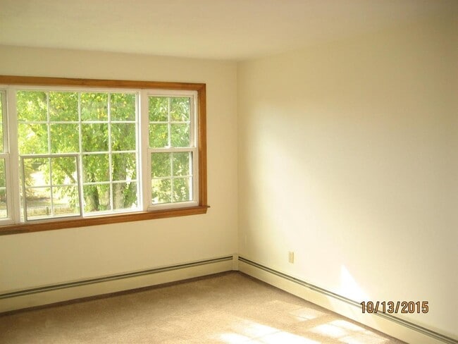 Building Photo - YEARLY - 1 bedroom Dennisport Condo - 2nd ...