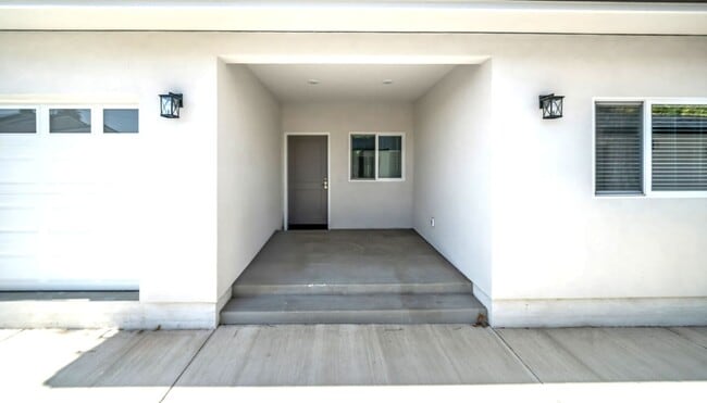 Building Photo - 133-135 Foothill Blvd