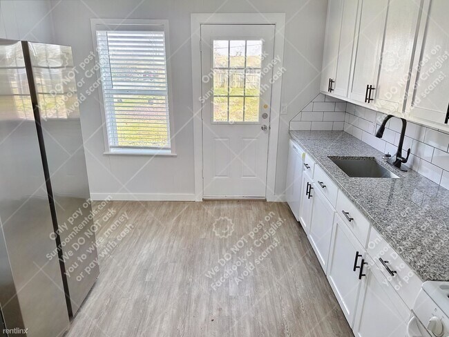 Building Photo - 3 br, 1 bath House - 314 W 36th St