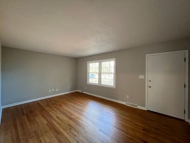 Building Photo - 13009 Creedmoor Rd