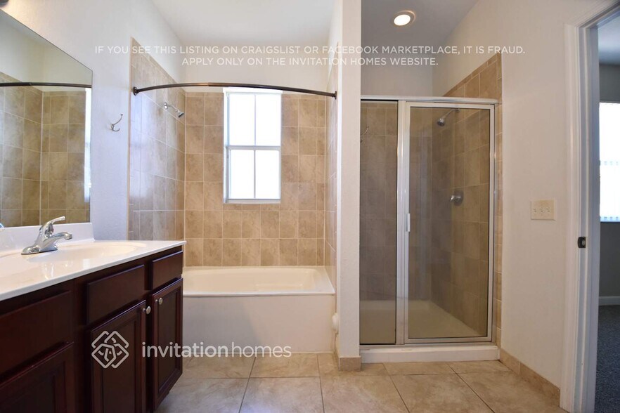 Building Photo - 20769 NE 10th Ct