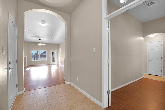 Building Photo - 4494 Heritage Well Ln