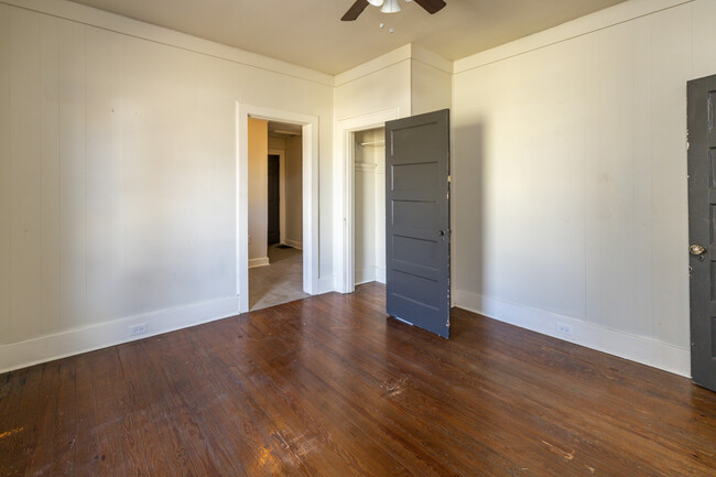 Building Photo - 708 E Woodland Ave