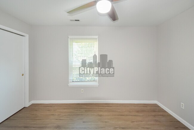 Building Photo - 4617 Welton St