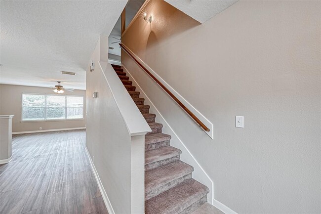 Building Photo - 11918 Solon Springs Dr
