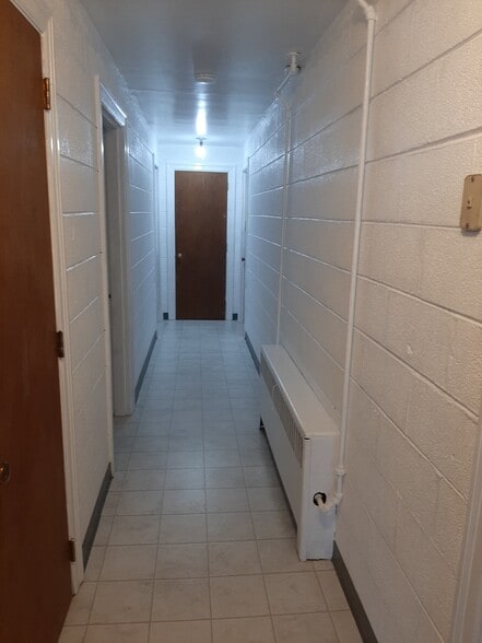 Hallway looking in - 1701 Rugby Ave