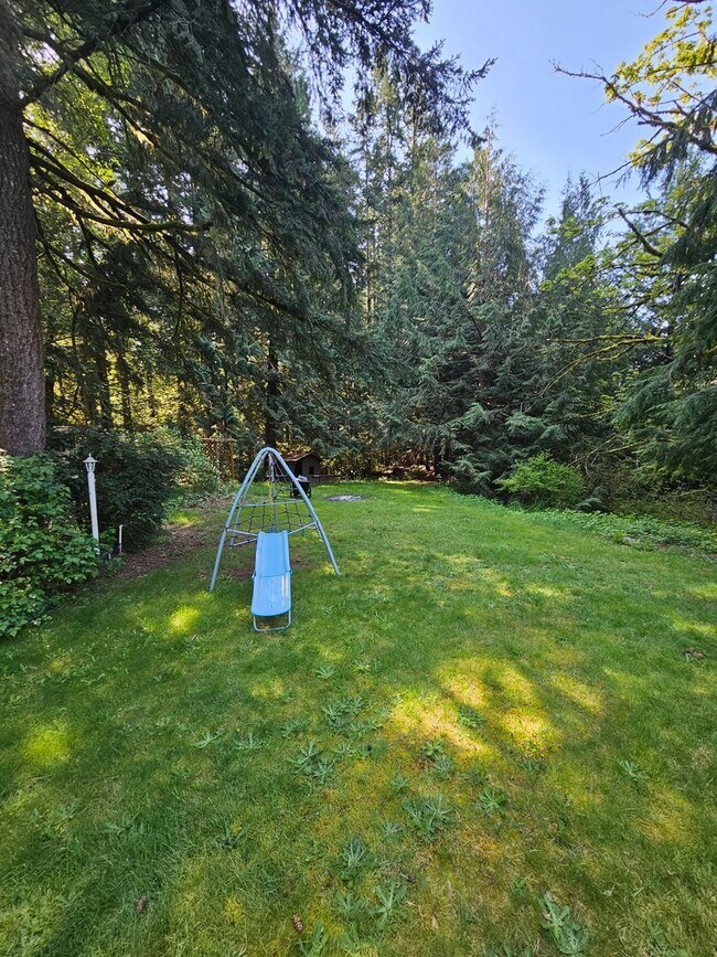 Building Photo - A Private Sanctuary with Perfect Proximity