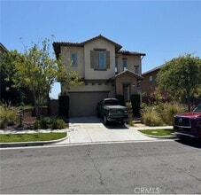 Building Photo - 12 Farra St